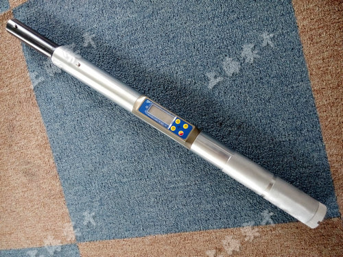 高精度數(shù)顯扭力扳手圖片